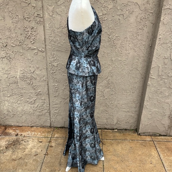 David Meister One-Shoulder Floral Gown with Peplum - Size 6 - Picture 3 of 8